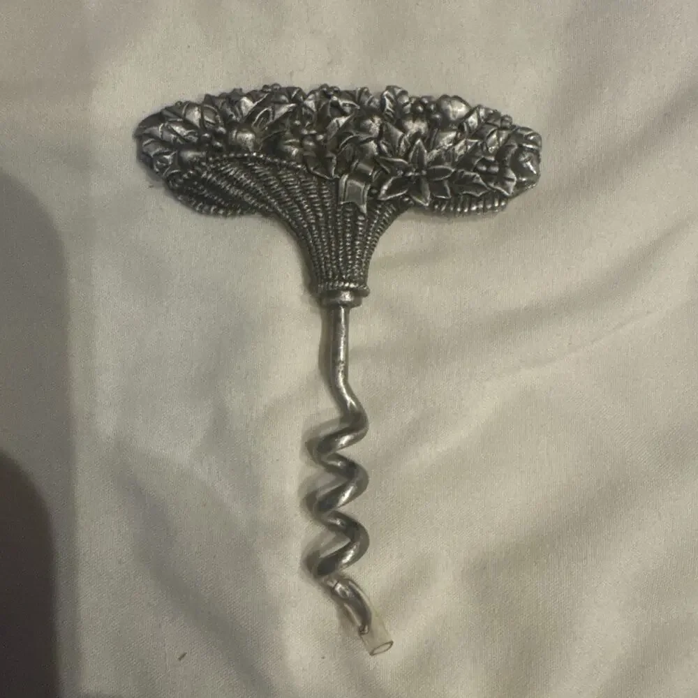 Unbranded this pewter
